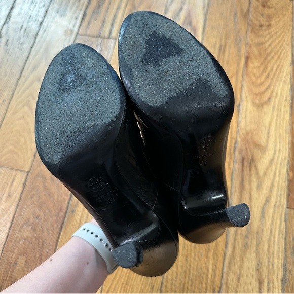 Chanel P NY Black Leather Ankle Booties Size 38 - Picture 4 of 10